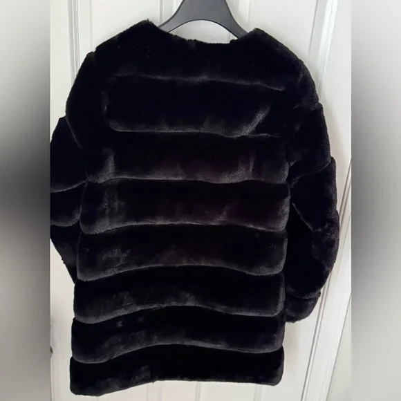 With Love Faux Fur Coat - Black NWOT - Picture 9 of 10